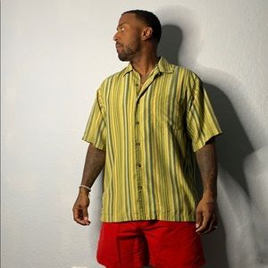 TOMMY BAHAMA 💯 Silk Button Down 😎